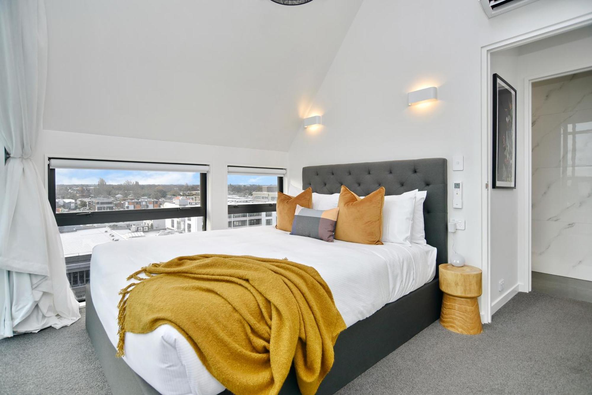 Latimer Loft - Christchurch Holiday Homes Екстер'єр фото